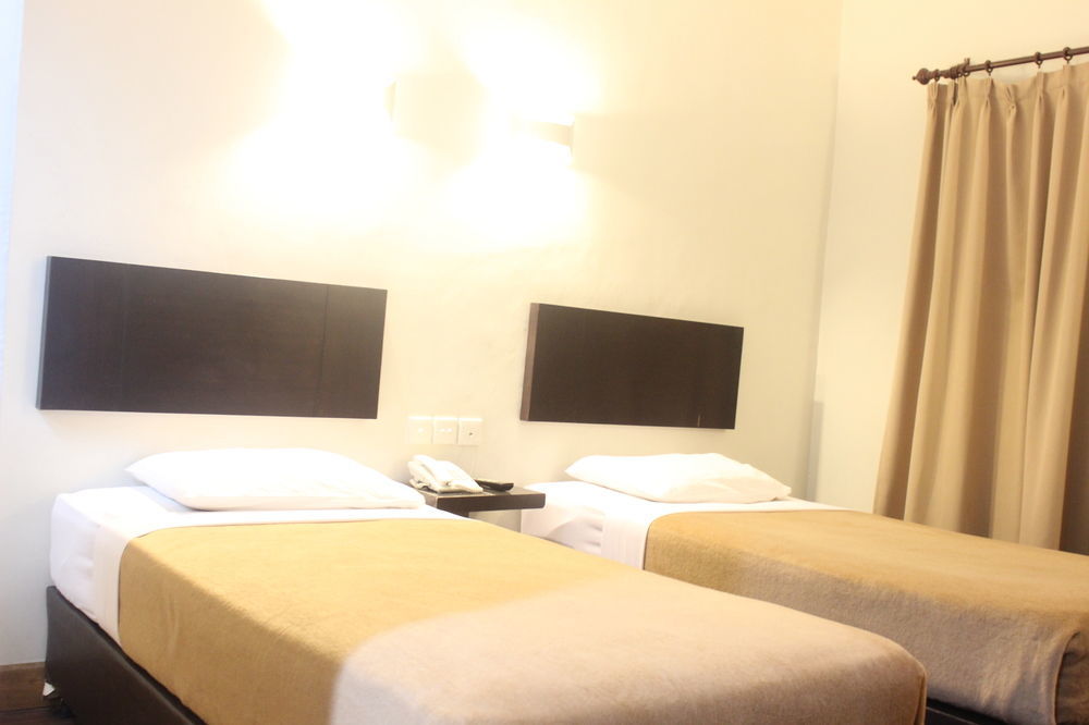 Hotel Tilamas Juanda Sawotratap Bagian luar foto