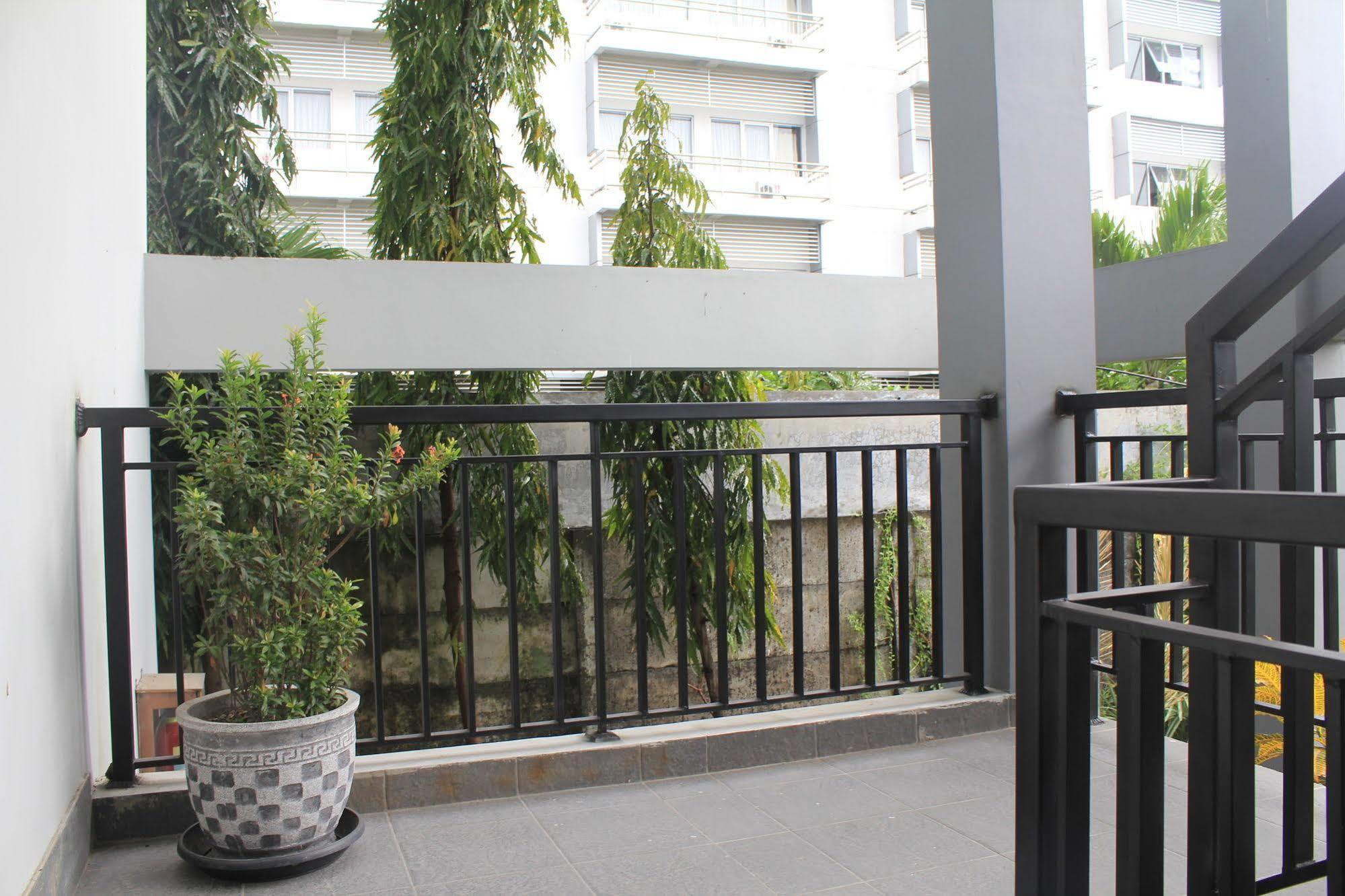 Hotel Tilamas Juanda Sawotratap Bagian luar foto