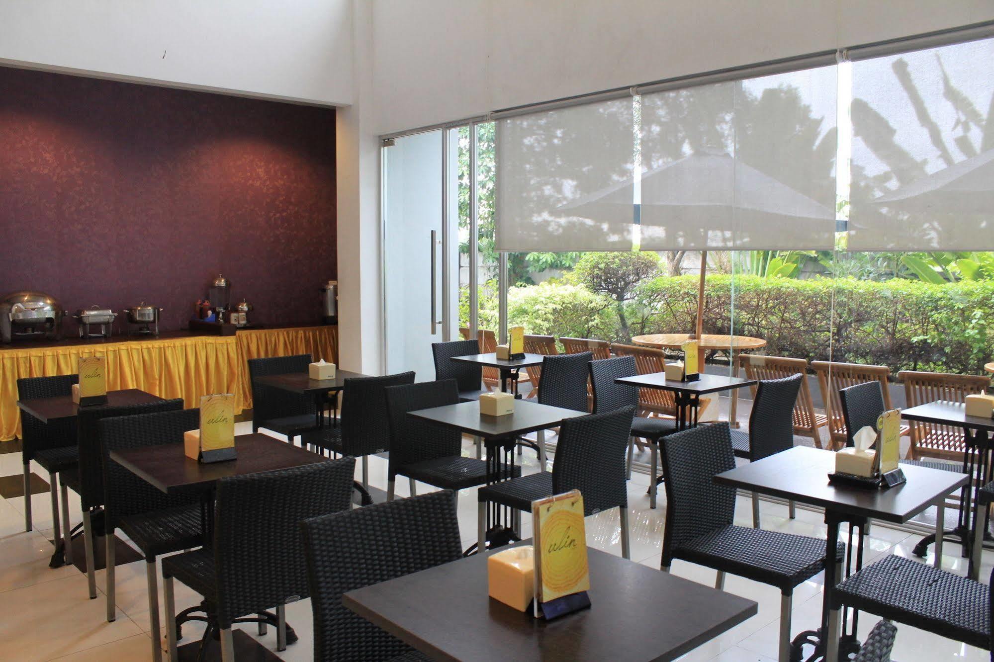 Hotel Tilamas Juanda Sawotratap Bagian luar foto